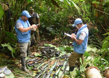 El Gobierno de Colombia desmantelará 248 zulos con armas de las FARC El Gobierno de Colombia desmantelará 248 zulos con armas de las FARC