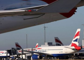 Evacuado un avión de British Airways en París por una falsa alarma Evacuado un avión de British Airways en París por una falsa alarma