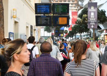 Duas turistas norte-americanas são hospitalizadas após ataque com ácido em Marselha Duas turistas norte-americanas são hospitalizadas após ataque com ácido em Marselha