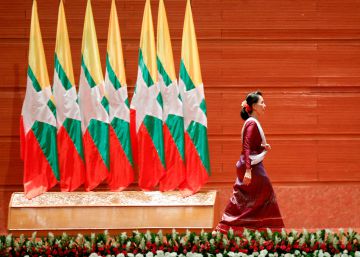 Aung San Suu Kyi asegura desconocer por qué huyen los rohingyas
