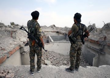 La resistencia del ISIS se desmorona en su antigua capital en Siria La resistencia del ISIS se desmorona en su antigua capital en Siria