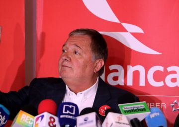 Una huelga de pilotos convulsiona el tráfico aéreo en Colombia