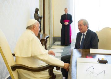Escândalo de espionagem coloca finanças do Vaticano sob suspeita Escândalo de espionagem coloca finanças do Vaticano sob suspeita