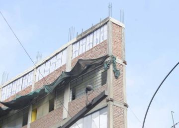 Historia de un edificio imposible: tiene siete plantas, 1,20 metros de ancho y está en Lima Historia de un edificio imposible: tiene siete plantas, 1,20 metros de ancho y está en Lima