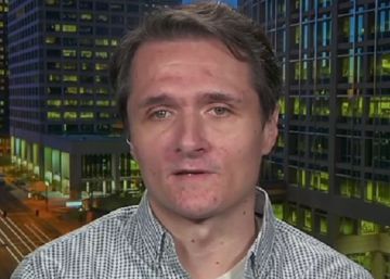 Morre o rei das ‘fake news’ a quem se atribui a vitória de Trump Morre o rei das ‘fake news’ a quem se atribui a vitória de Trump