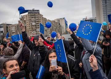 Romanians keep their faith in Europe