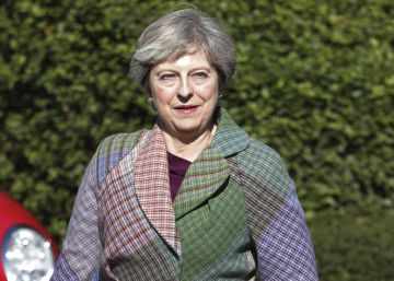 May resiste a una rebelión pública de un grupo de diputados ‘tories’