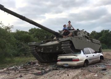 Turismo de guerra: um lugar para dirigir e disparar um tanque de verdade Turismo de guerra: um lugar para dirigir e disparar um tanque de verdade