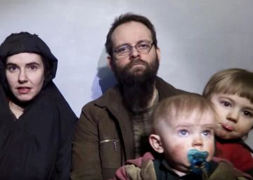 La familia secuestrada durante cinco años por los talibanes fue liberada tras una persecución en coche