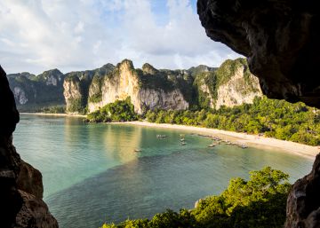 Tailandia expulsa el tabaco de sus playas Tailandia expulsa el tabaco de sus playas