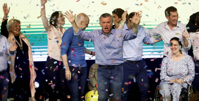 Mauricio Macri celebra el triunfo del oficialismo en las elecciones legislativas en Argentina.