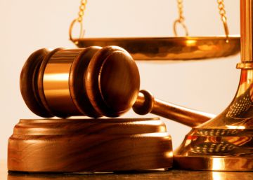 Tribunal do Porto recorre à Bíblia para justificar agressão a mulher Tribunal do Porto recorre à Bíblia para justificar agressão a mulher