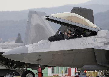 La falta de pilotos de combate obliga a Trump a reclutar a aviadores retirados