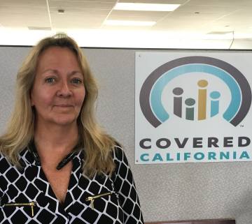 Jill Kummer acudió el lunes a cancelar un seguro de Obamacare.