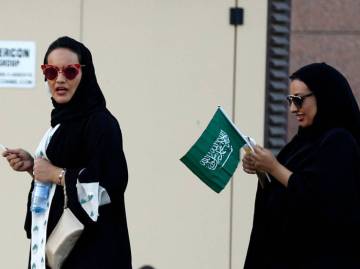 Viagem às frestas do hermetismo saudita, em cinco relatos breves
