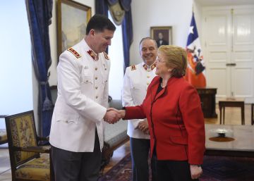 Bachelet, una estrella en decadencia que abre paso a la derecha
