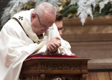 El Papa denuncia en Nochebuena la expulsión de los migrantes en el mundo