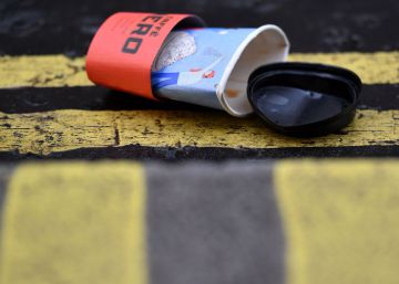 Reino Unido se plantea cobrar 25 peniques por cada taza desechable de café