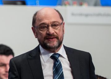 Após quatro meses sem formar governo, Angela Merkel consegue o apoio do Partido Social-Democrata