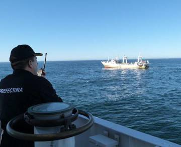 Argentina captura un pesquero español con 320 toneladas de pescado fresco