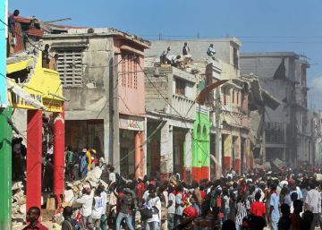 Oxfam admite que varios cooperantes suyos contrataron prostitutas tras el terremoto de Haití