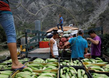 La falta de efectivo en Venezuela fuerza a comprar un helado con una transferencia bancaria