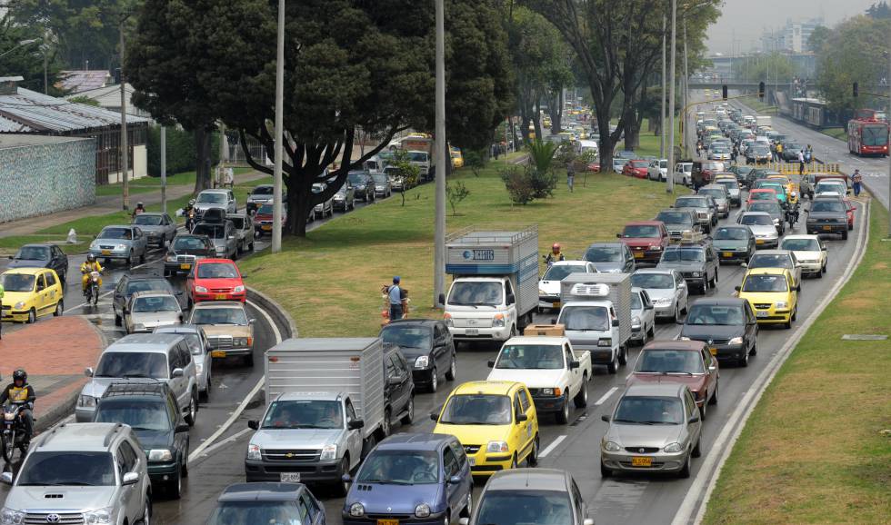 Atasco durante una huelga de transporte público en Bogotá.