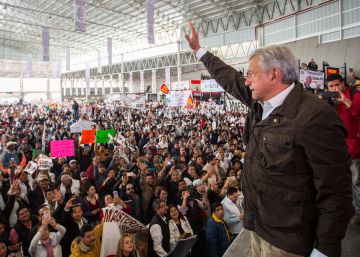 Los candidatos se disputan el poderoso voto del magisterio mexicano