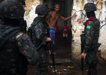 El Ejército siembra la incertidumbre en las favelas