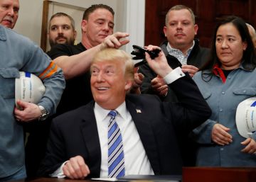 Trump ‘mata’ al padre de un sindicalista al anunciar el arancel al acero y al aluminio