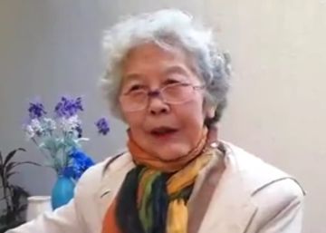 La abuela mochilera que rompe tabús en China