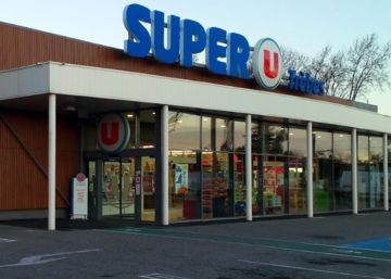 Abatido el hombre atrincherado en un supermercado del sur de Francia