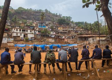 Sierra Leona vota entre una niebla de tensión