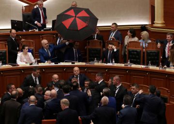 Bruselas propone iniciar el proceso de adhesión de Albania y Macedonia