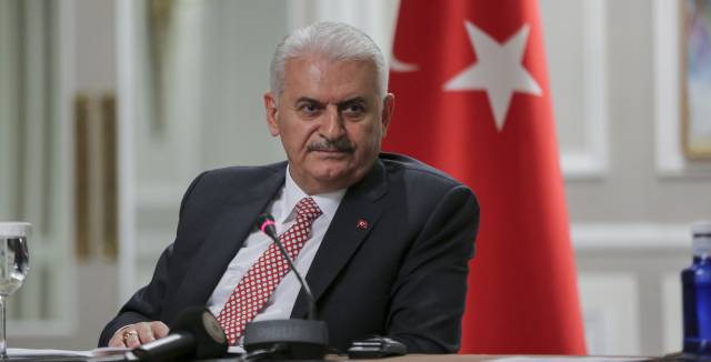 El primer ministro, Binali Yildirim, durante la entrevista con un grupo de medios españoles en Madrid.