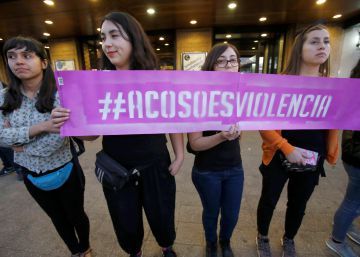 La Fiscalía estudia al menos cuatro grabaciones para identificar a los culpables de la violación múltiple en Chile