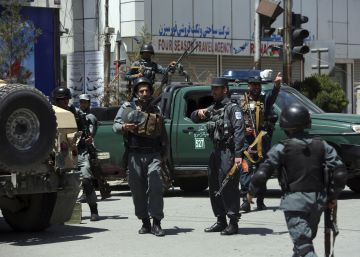Al menos cinco muertos y 17 heridos en dos atentados en Kabul