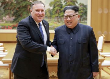 Corea del Norte entrega a los tres rehenes estadounidenses a Pompeo