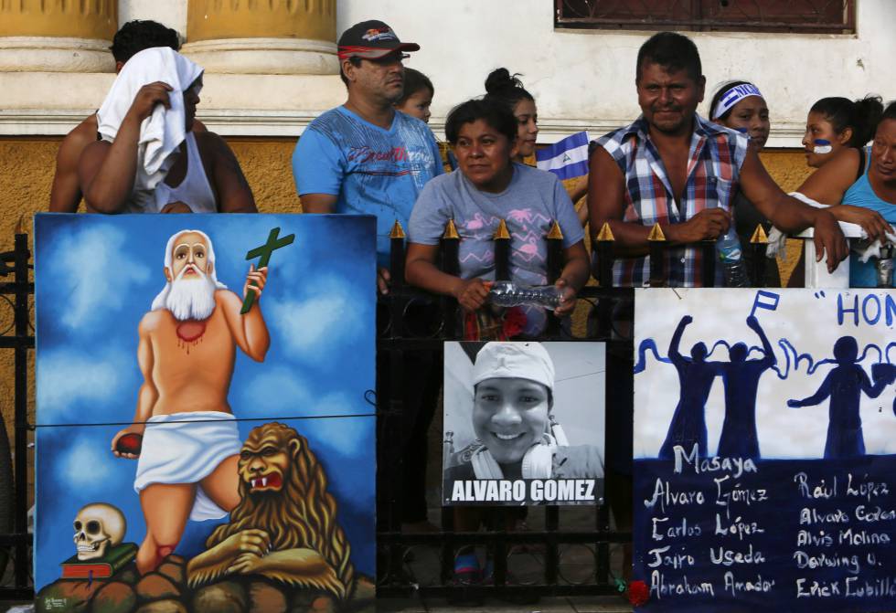 Familias piden justicia por los jóvenes asesinados durante las protestas.