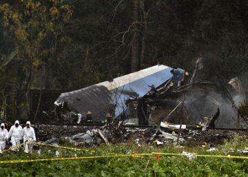 Al menos 100 muertos en Cuba al estrellarse un avión nada más despegar