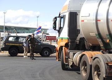 Los camioneros brasileños no dan tregua y reclaman una solución militar
