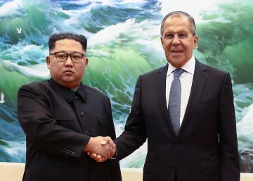 Lavrov se reúne con Kim Jong-un en Pyongyang y le invita a viajar a Rusia