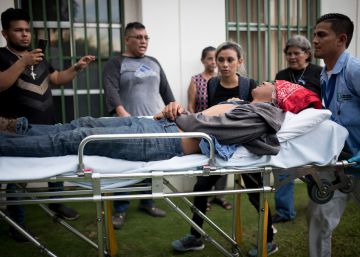 Uno de los heridos en la marcha de este miércoles.