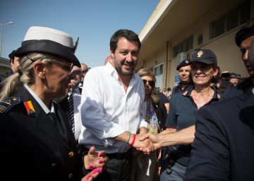 El vicepresidente Salvini visita la zona cero de los desembarcos de migrantes
