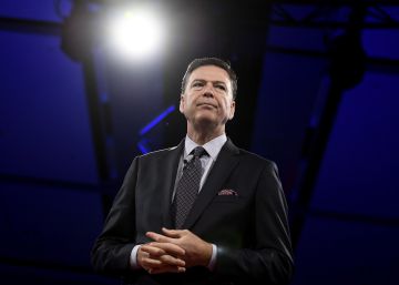 El exjefe del FBI obró mal en el caso de los correos de Clinton pero no fue partidista, según el departamento de Justicia