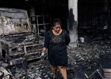El interior de la casa quemada en Managua.