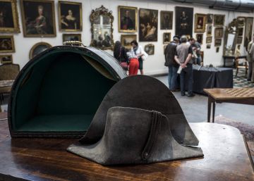 Subastado por 350.000 euros un sombrero que Napoleón perdió en Waterloo
