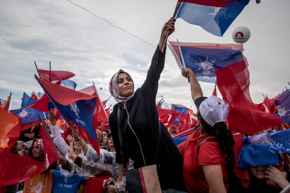 Erdogan, presidente reelecto para un mandato con poderes reforzados — Elecciones en Turquía Erdogan, presidente reelecto para un mandato con poderes reforzados — Elecciones en Turquía