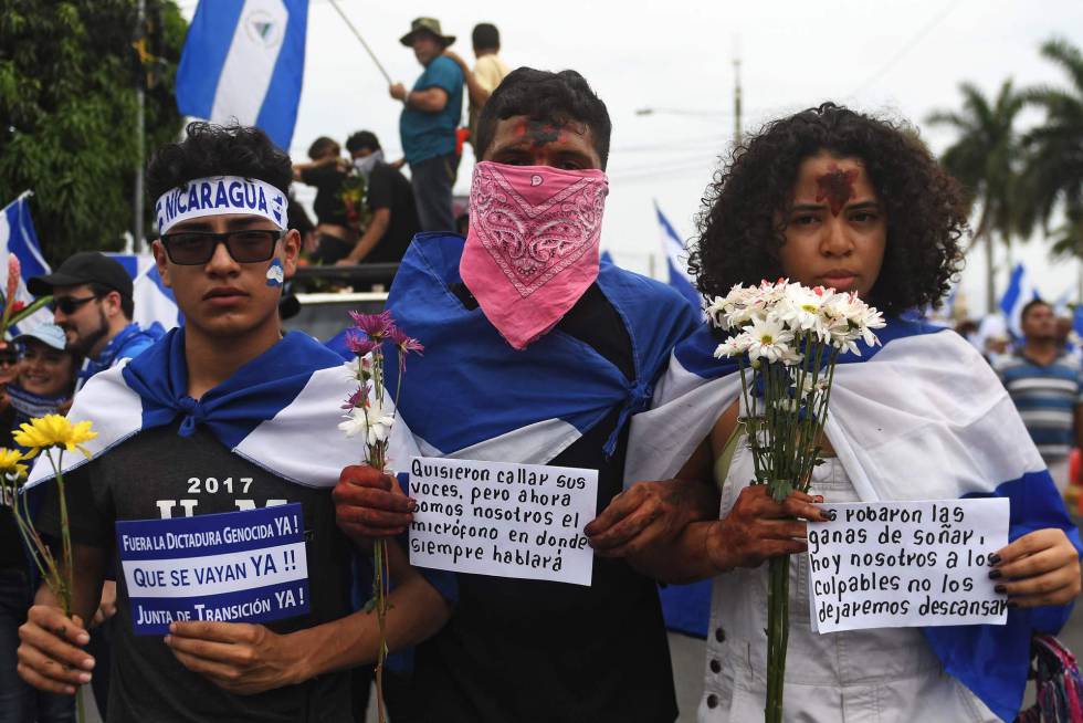 Un ataque a la Marcha de las flores de Nicaragua deja al menos nueve heridos Un ataque a la Marcha de las flores de Nicaragua deja al menos nueve heridos