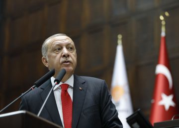Turquía decreta una purga en las Fuerzas Armadas y la Policía antes de la toma de posesión de Erdogan